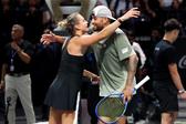 Aryna Sabalenka e Nick Kyrgios protagonizaram a versão 2025 da Batalha dos Sexos (EPA)