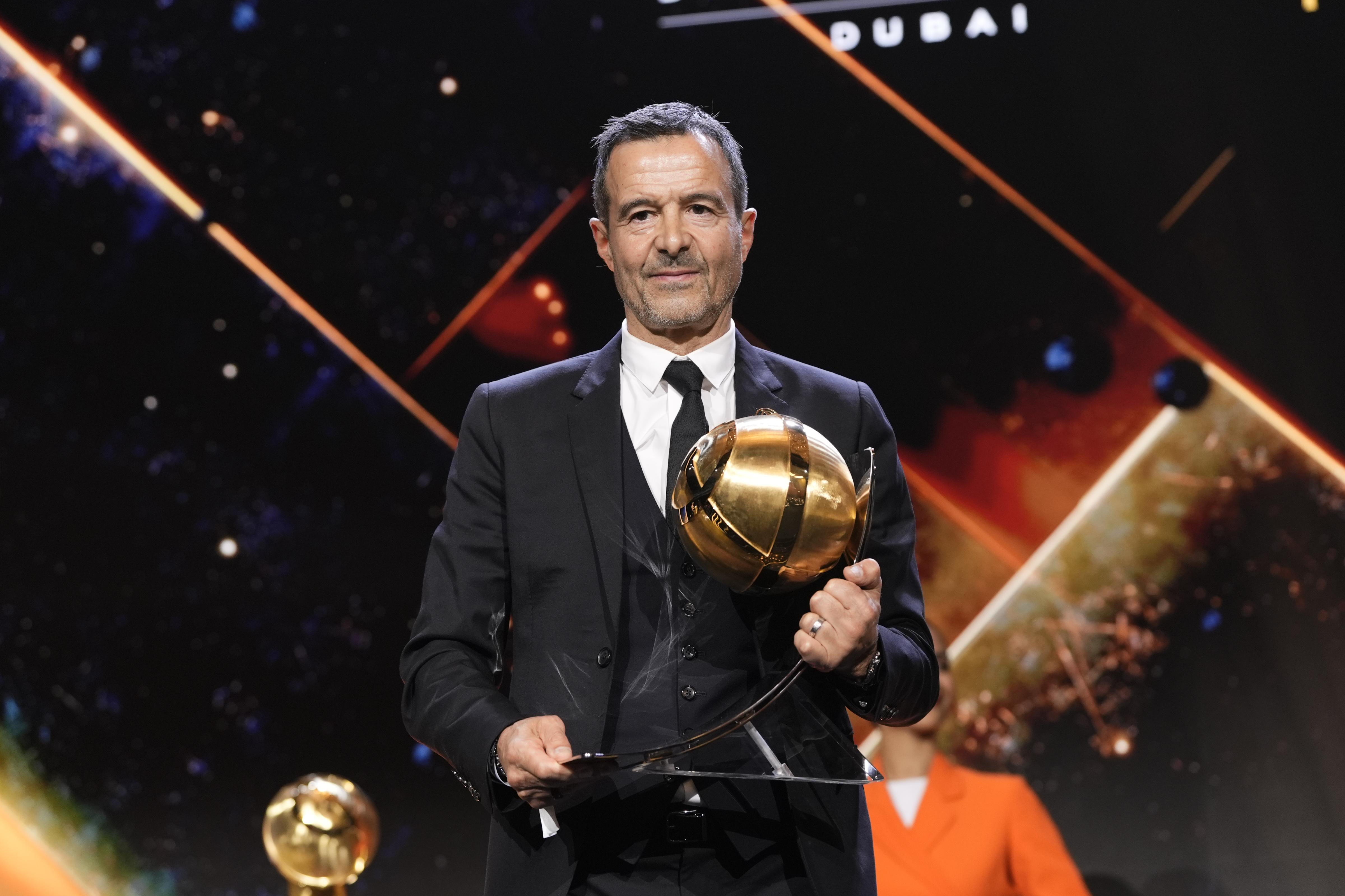 Jorge Mendes com o prémio de melhor agente em 2025 - Foto: Globe Soccer Awards