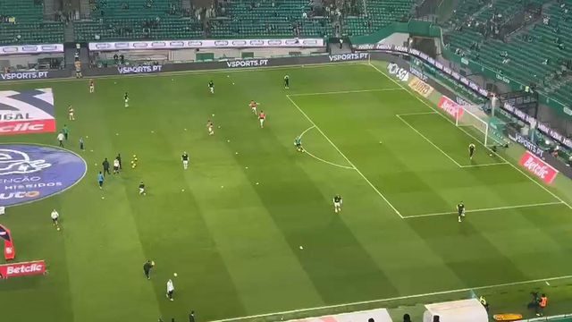 Sporting e Casa Pia aquecem no relvado