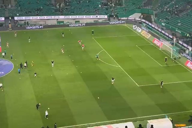 Sporting e Casa Pia aquecem no relvado