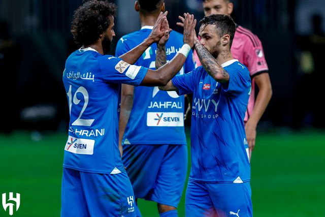 Celebrou à Ronaldo, mas admite: «Não sou ninguém perto do Messi»