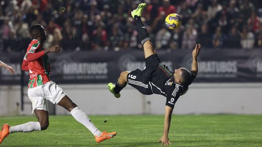 Chegar de bicicleta para acabar com um passeio: a crónica do Estrela-Benfica