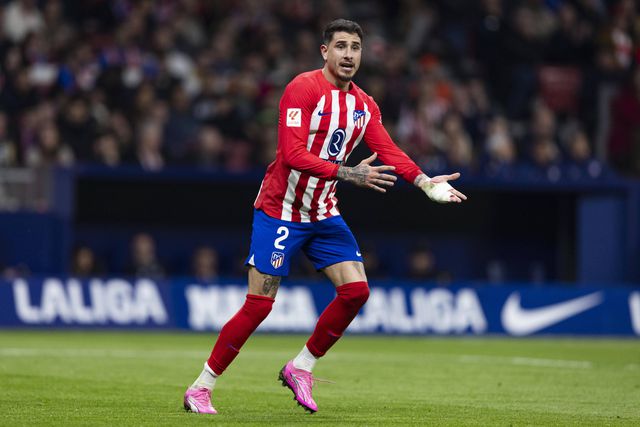 Giménez lesiona-se e deixa At. Madrid com apenas… dois centrais