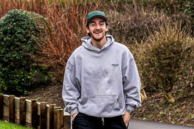 Capitão do Luton visita colegas após paragem cardíaca