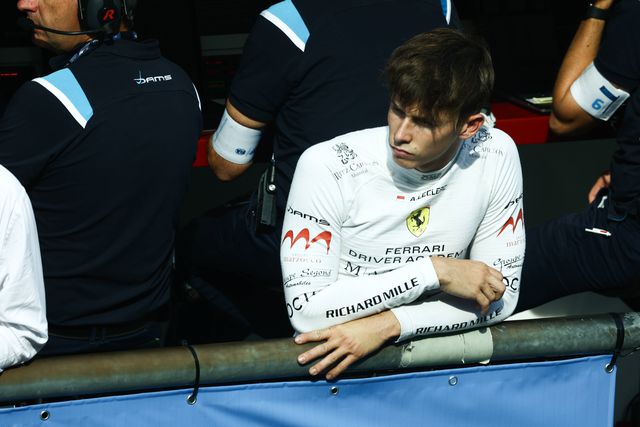 VÍDEO: Irmão de Leclerc 'estreia-se' num Ferrari de Fórmula 1