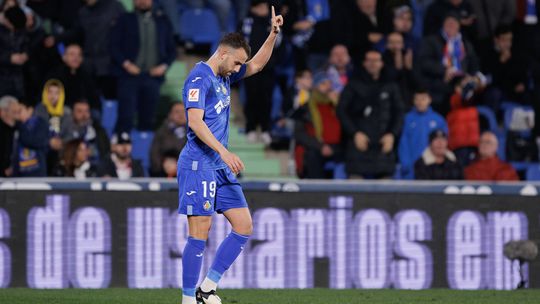 Getafe vence Granada graças a grande golo e trapalhada do guarda-redes (vídeo)