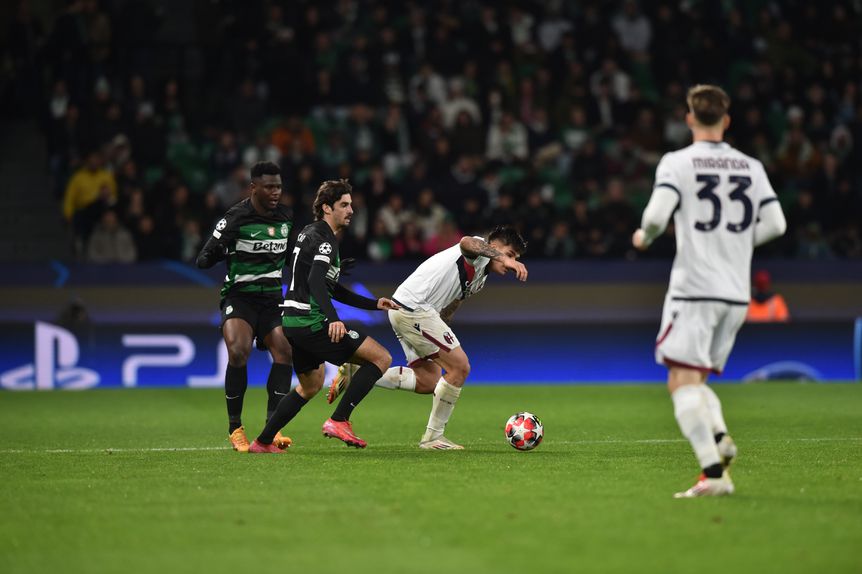 Francisco Trincão frente ao Bolonha