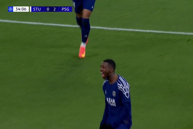 João Neves assiste e... que bomba de Dembélé! (vídeo)