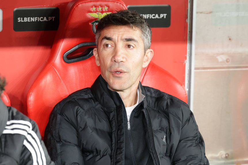 Bruno Lage, treinador do Benfica, observador, sentado no banco da equipa