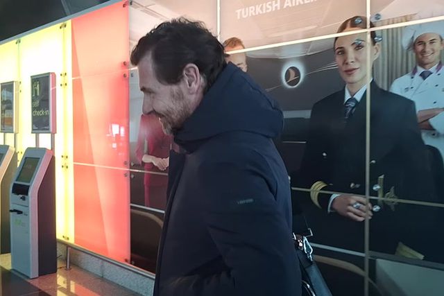 André Villas-Boas de partida para o jogo com o Maccabi