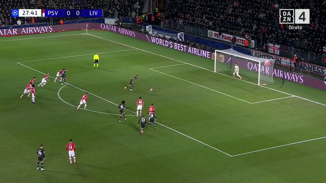 Marca penálti no PSV-Liverpool e pede desculpa (vídeo)