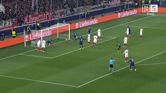 E este canto, hein? Desvio artístico de Doue e Barcola a marcar para o PSG (vídeo)