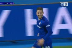 Pjaca, com classe, recebe na área e remata cruzado para ferir o Milan (vídeo)