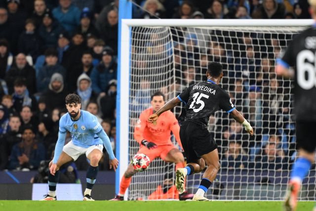 Onyedika marca para o Club Brugge diante do Manchester City