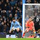 Onyedika marca para o Club Brugge diante do Manchester City