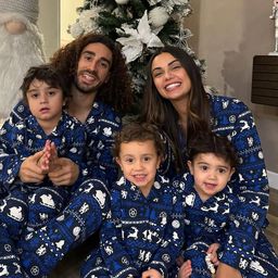 Cucurella e a mulher emocionados a falar do autismo do filho