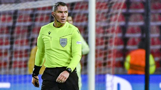 Arbitragem de grande qualidade de Kovacs!