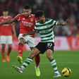 Otamendi e Luis Suárez num Benfica-Sporting para o campeonato (Foto: Migul Nunes)