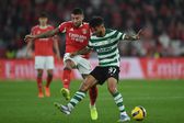 Otamendi e Luis Suárez num Benfica-Sporting para o campeonato (Foto: Migul Nunes)