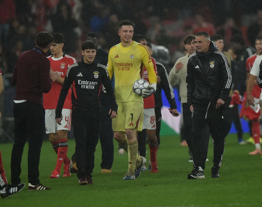 Depois do golo decisivo, Trubin levou a bola do jogo para casa - Foto: Miguel Nunes