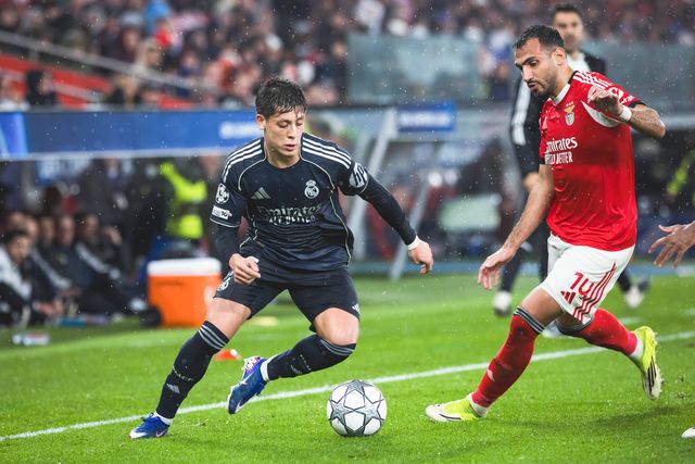 Arda Guler em duelo com Pavlidis