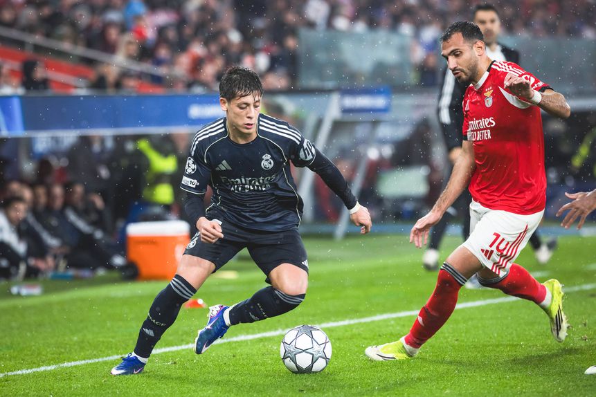 Arda Guler em duelo com Pavlidis