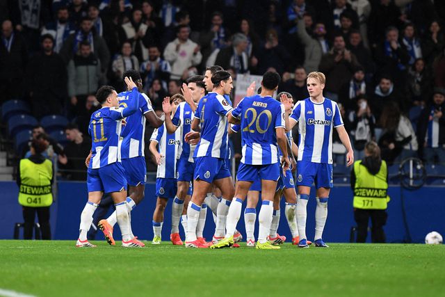 Festa no Dragão num dos três golos do FC Porto (Foto: Rogério Ferreira/Kapta +)