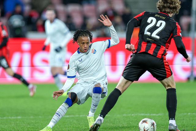 Cardoso Varela titular pelo Dínamo Zagreb