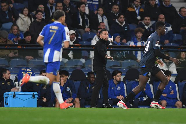 Farioli no banco do Dragão na vitória sobre o Rangers. Foto: Rogério Ferreira/Kapta+