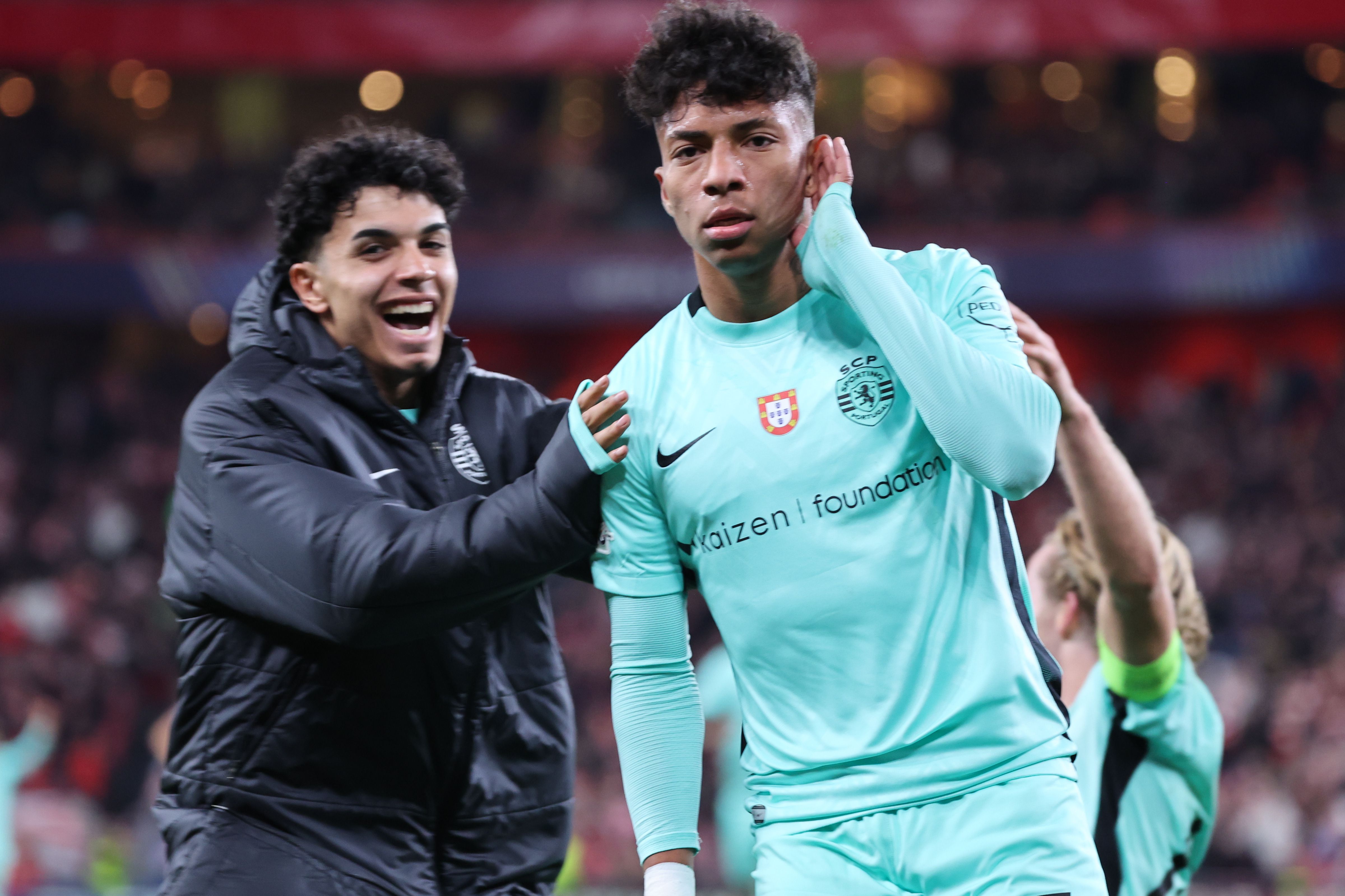 Alisson Santos a festejar o golo para euforia de João Simões e companhia - Foto: Luis Tejido/EPA