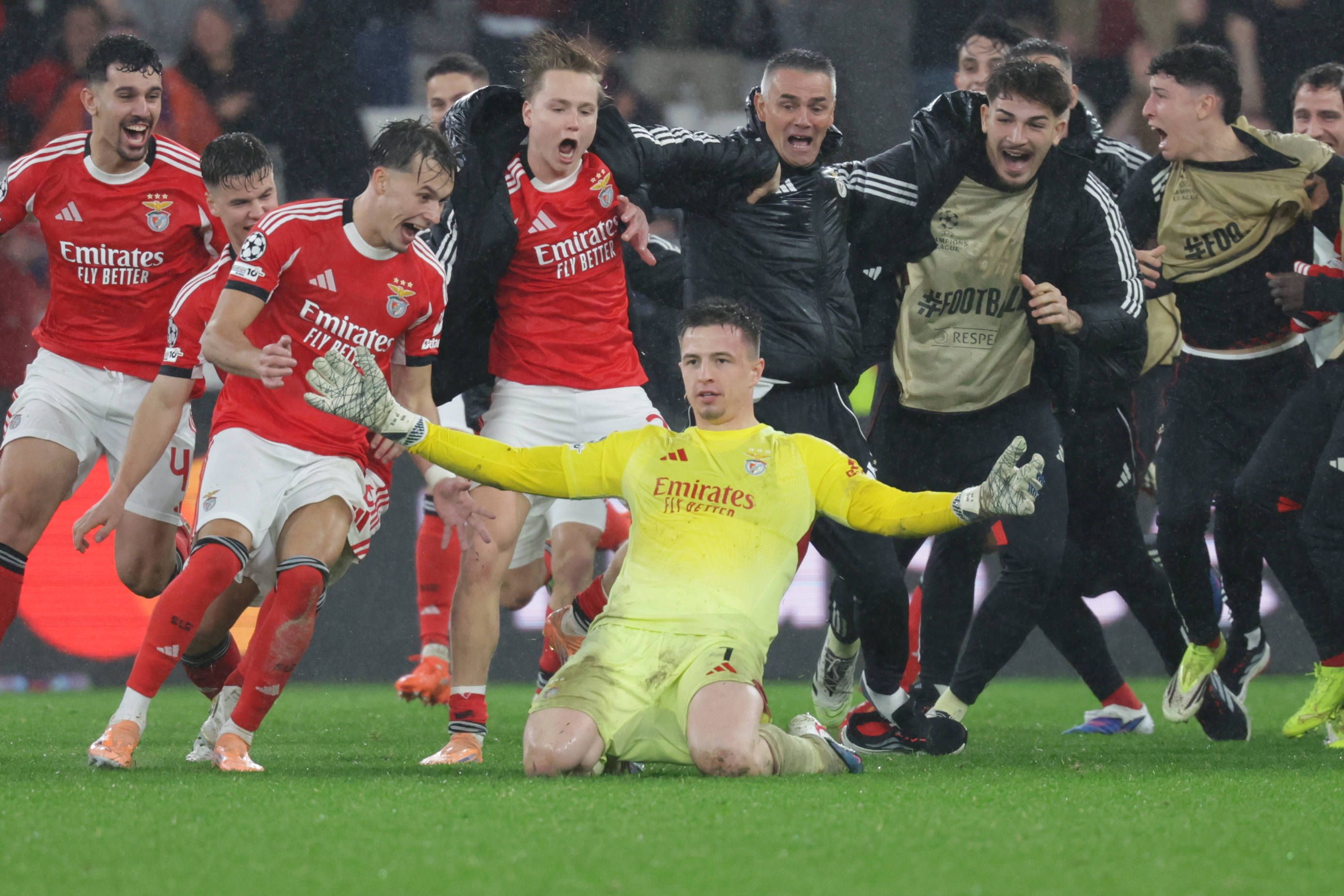 Trubin, o herói da Luz frente ao Real Madrid - foto: IMAGO