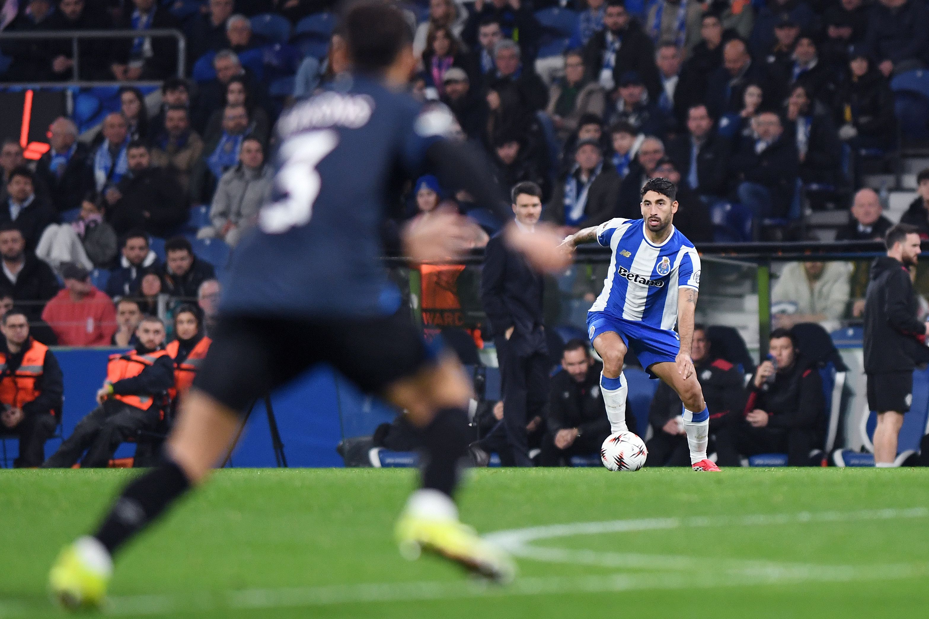 Alan Varela foi peça fulcral no miolo portista.  Foto: Rogério Ferreira/Kapta+