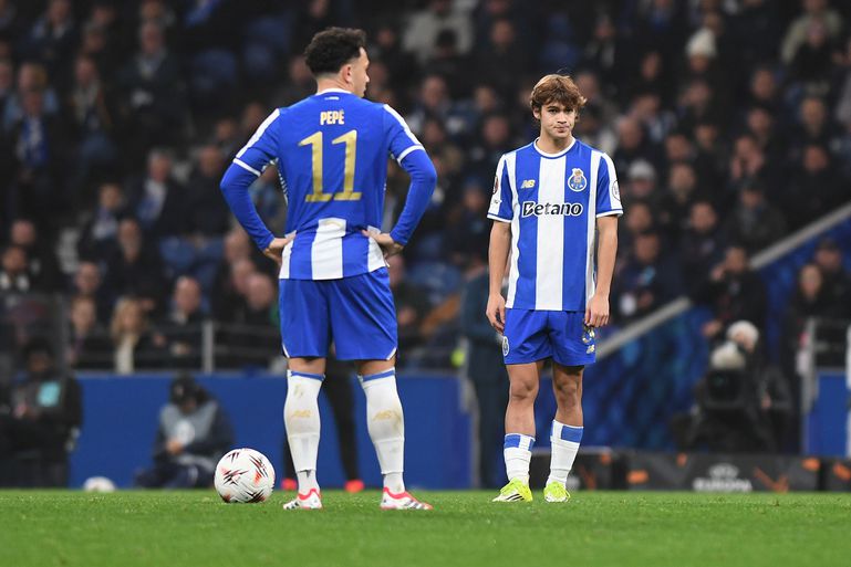 Mora e Pêpê no relvado do Dragão. Foto: Rogério Ferreira/Kapta+