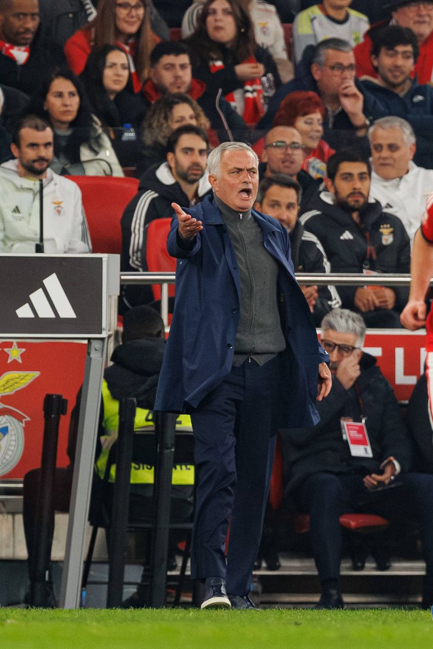 José  Mourinho viu o Benfica realizar diante do Real Madrid a melhor exibição da temporada - será finalmente a tão aguardada retoma das águias? - Foto: IMAGO