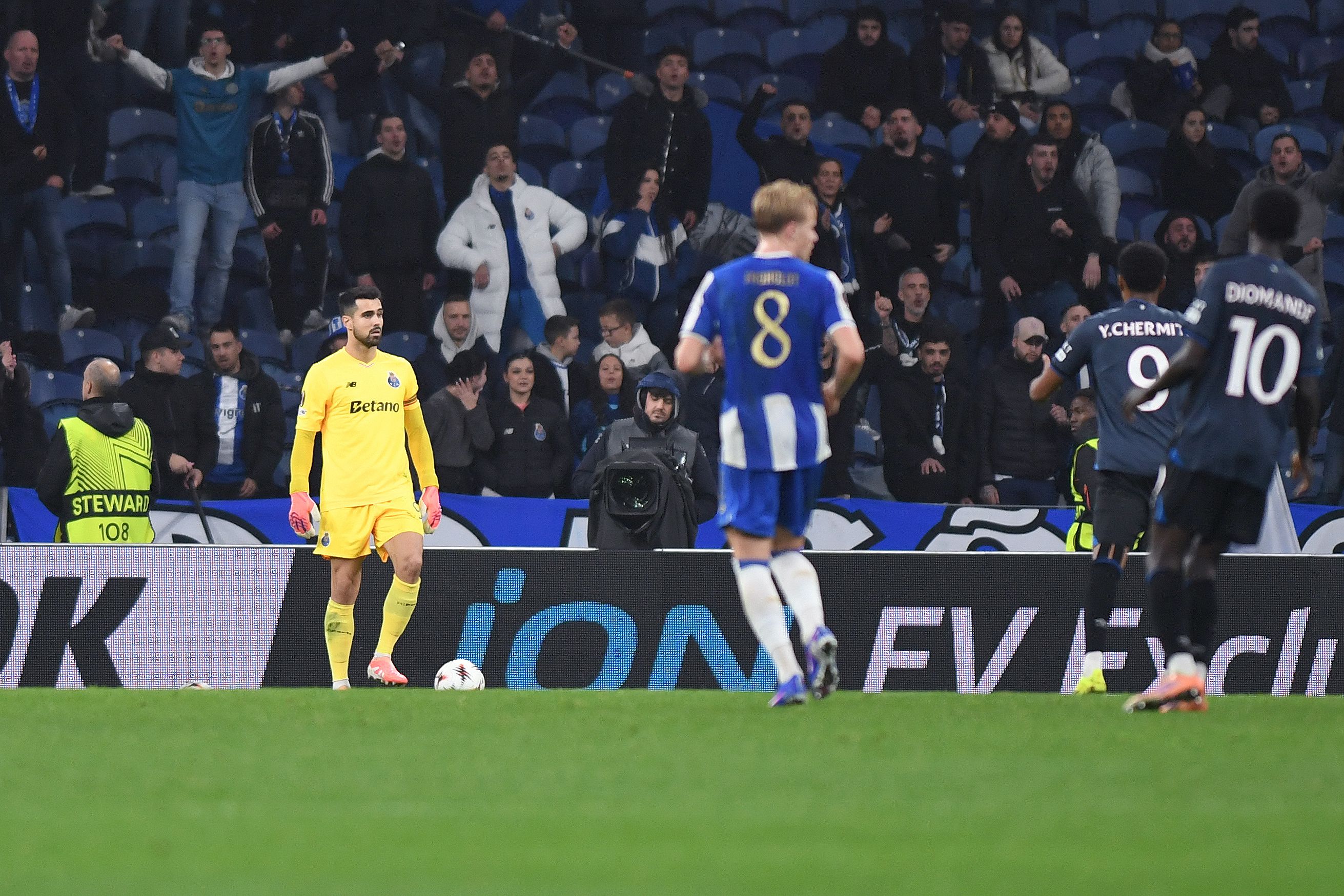 Diogo Costa não teve grande trabalho esta noite.  Foto: Rogério Ferreira/Kapta+