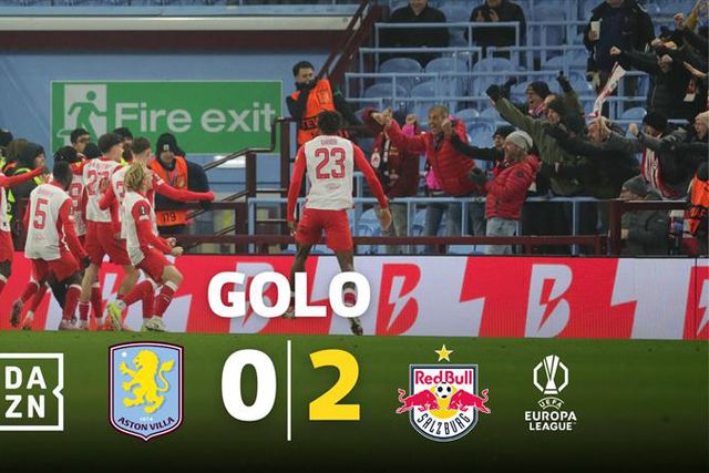 É entrar e marcar: Salzburgo choca Aston Villa com golaço de calcanhar