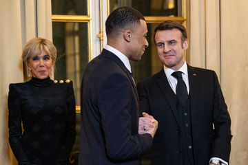Macron nega que tenha discutido o futuro de Mbappé no PSG