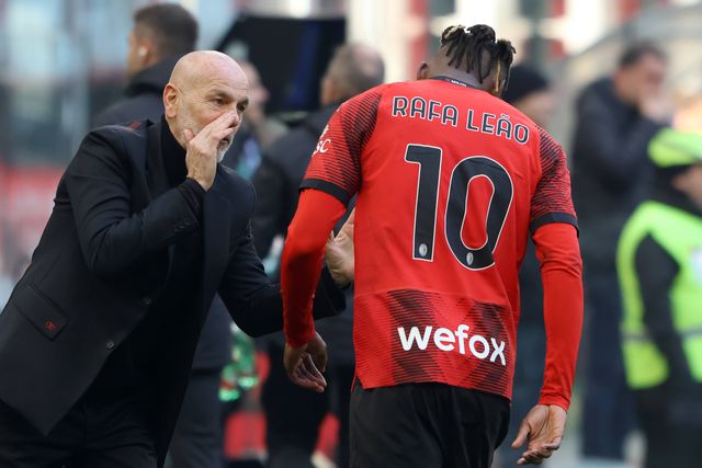 Pioli destaca «enorme crescimento» de Rafael Leão