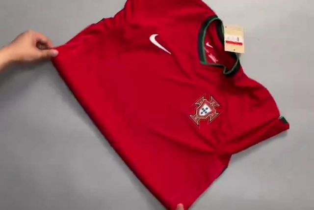Será esta a camisola que Portugal vai usar no Europeu?
