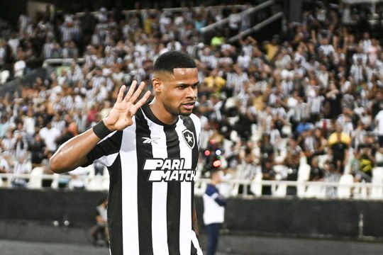 Botafogo goleia com ‘póker’ de Júnior Santos e marca encontro com RB Bragantino no caminho para a Libertadores