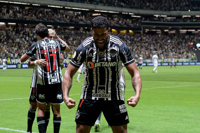 VÍDEO: Hulk mostra força sobre-humana aos 37 anos