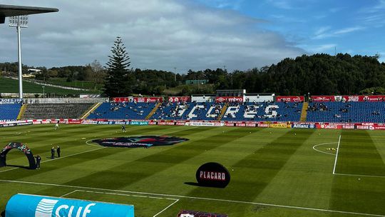 Santa Clara-E. Amadora: jogo para fazer o que ainda não foi feito