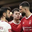 Rivalidades antigas? Felipe agarra o pescoço de Bruno Fernandes em Inglaterra (vídeo)