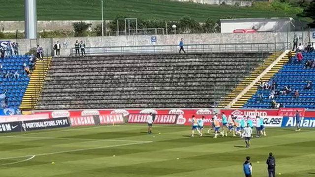 Aquecimento dos jogadores do Santa Clara e do FC Porto