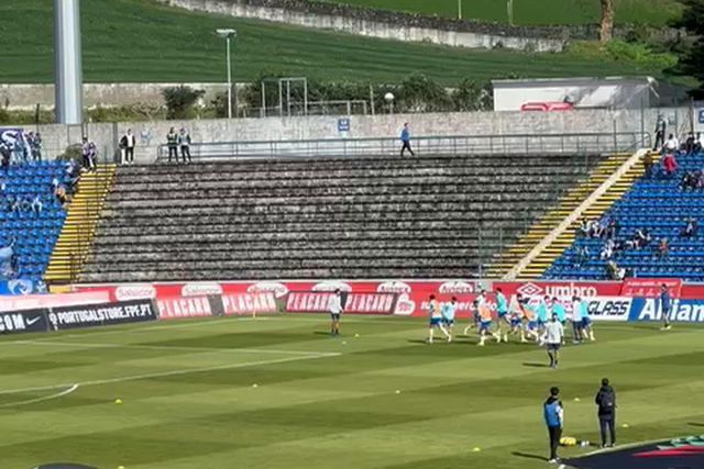 Aquecimento dos jogadores do Santa Clara e do FC Porto