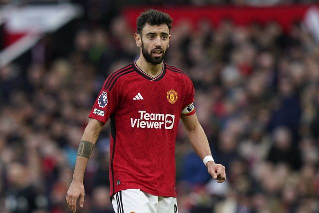 Ten Hag defende Bruno Fernandes: «É um jogador muito apaixonado e um exemplo»