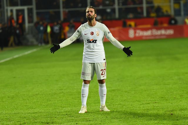 Galatasaray, com Sérgio Oliveira, eliminado da Taça da Turquia