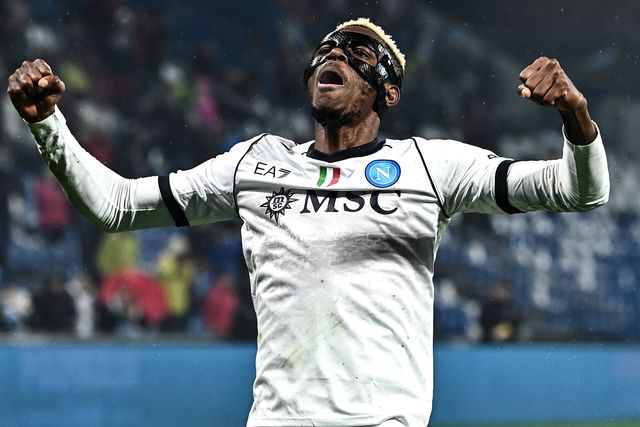 Obi Mikel garante: «Osimhen quer vir para o Chelsea»