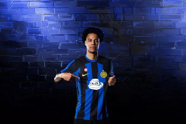 Inter vai a jogo com uma Tartaruga Ninja na camisola