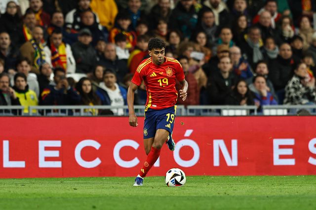 Lamine Yamal não se livra da escola no Euro 2024: «Trouxe os trabalhos de casa»